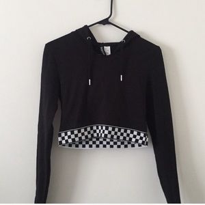 LAST DAY TO BUY IS 01/11 !!!! H&M Cropped Hoodie ✨